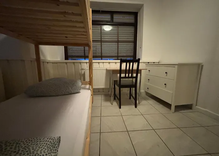 Simplex Monteurzimmer Πανσιόν *